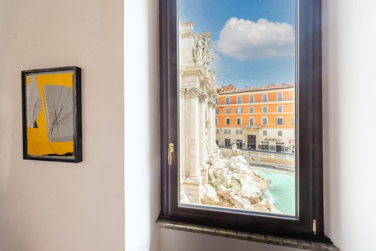 Trevi Fountain Square View Luxury Apartment *