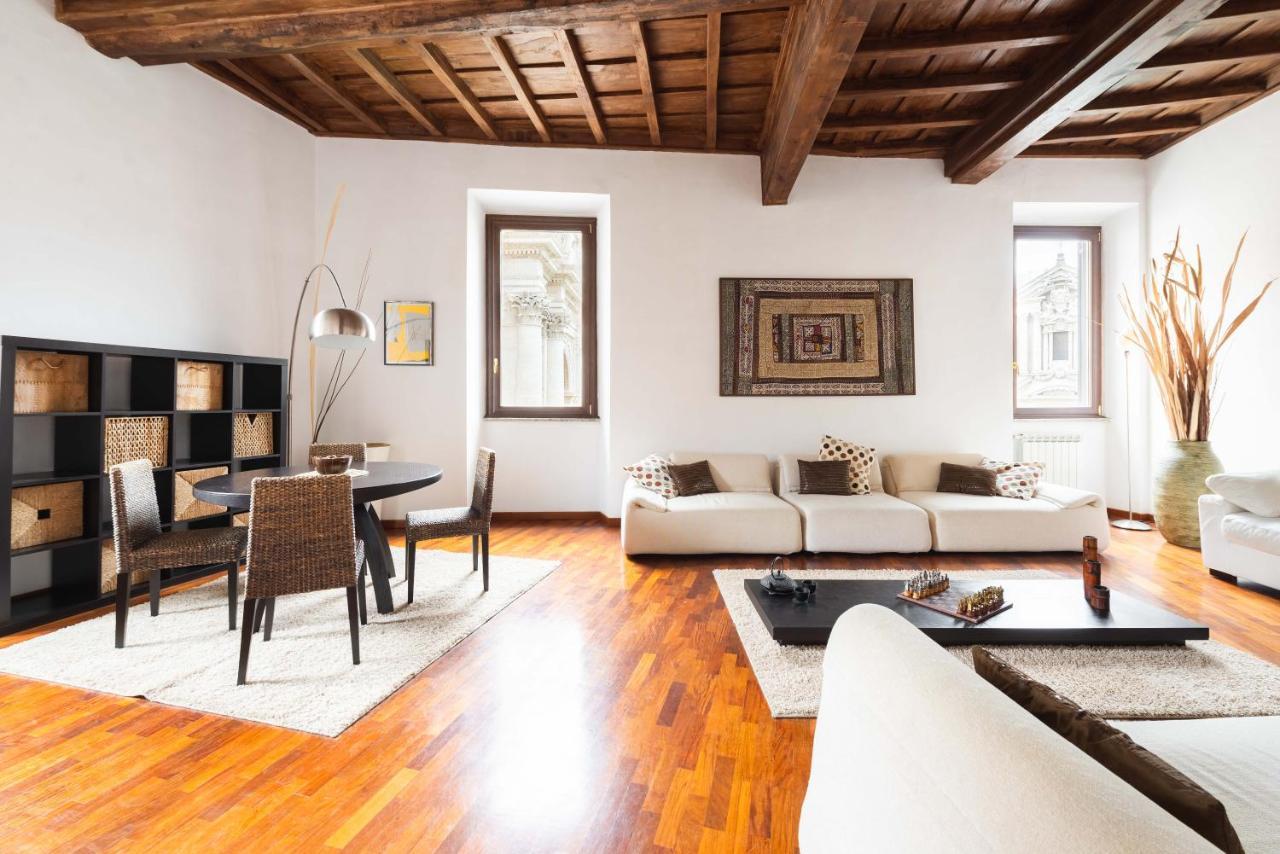 Apartment Trevi Fountain Square View Luxury Apartment