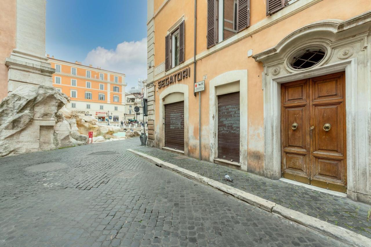 Trevi Fountain Square View Luxury Apartment Apartment *